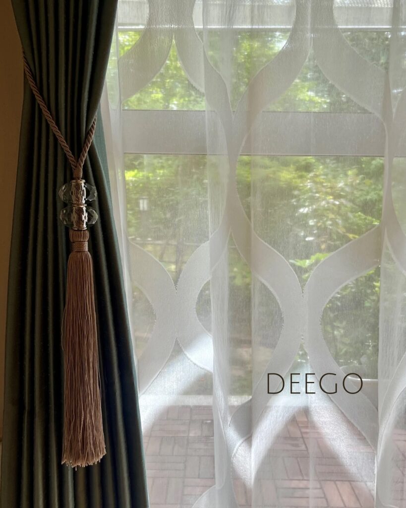 ドレープカーテン　レース