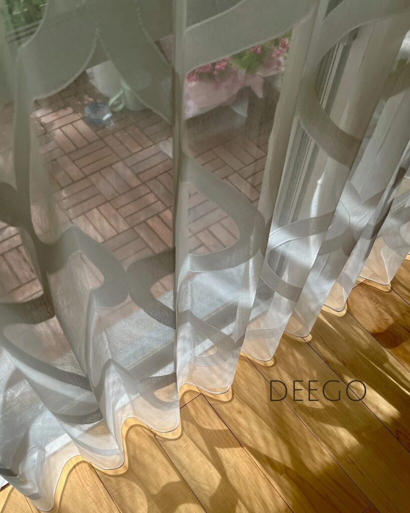 ドレープカーテン　レース