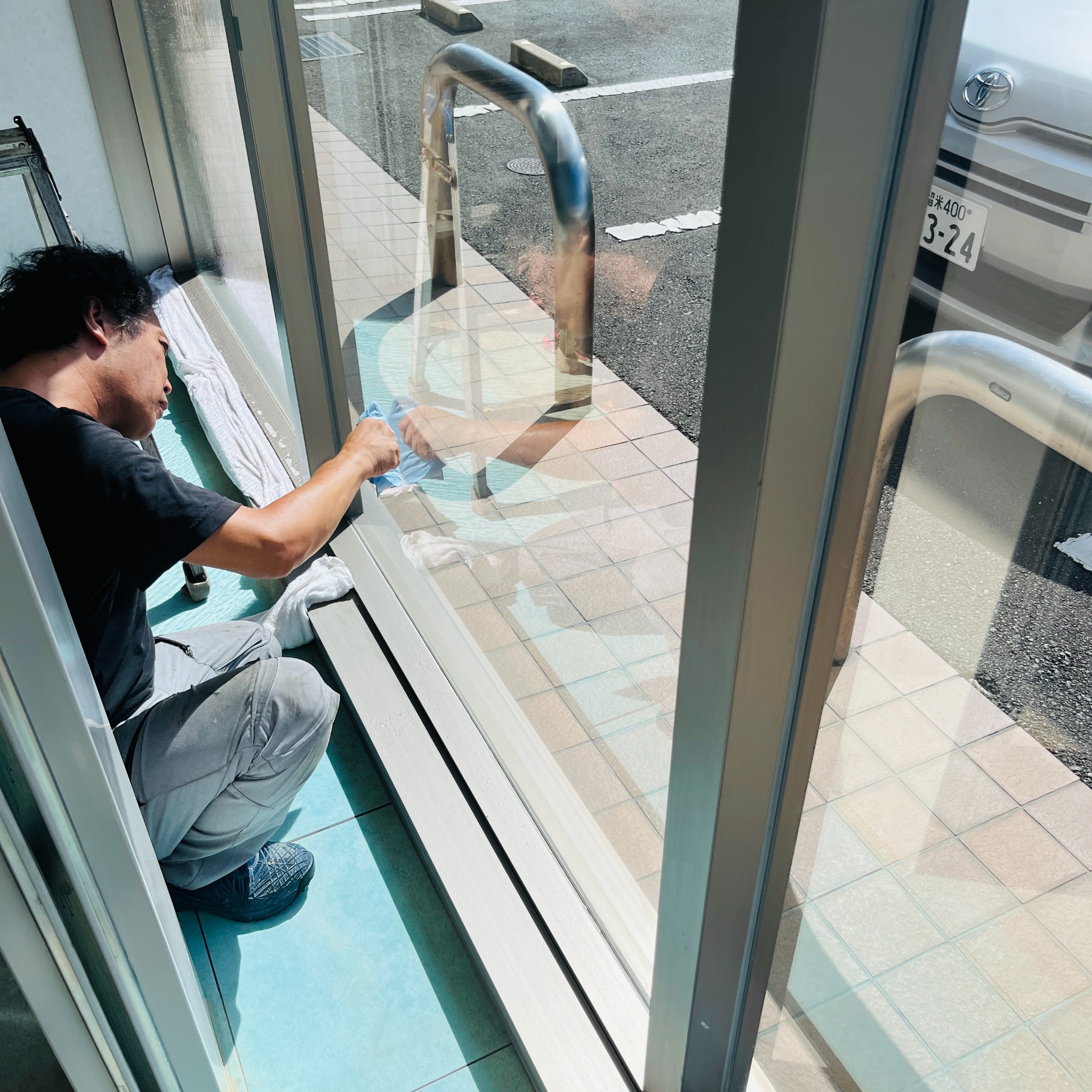 遮熱対策の施工風景